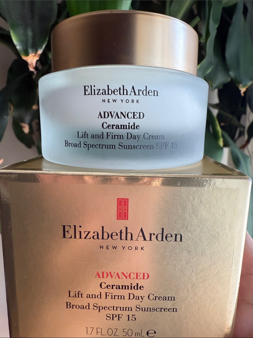 Elizabeth Arden Light Blue Jar with Gold Lid Moisturizer